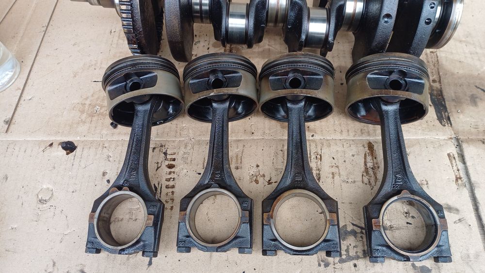 Коленвал колінвал 2.0 v8 Opel Vectra A Omega A