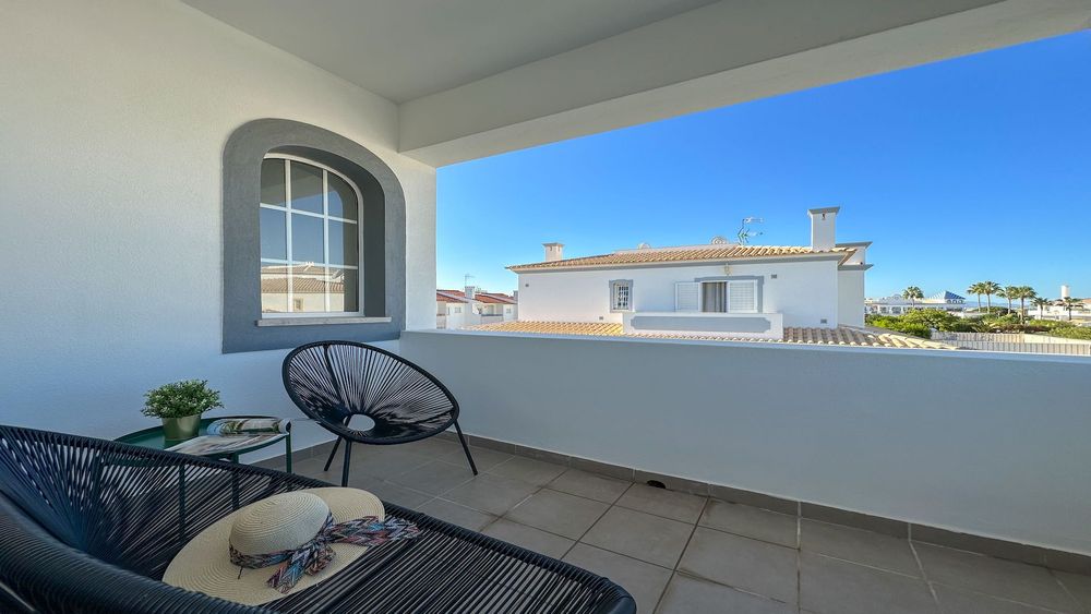 Moradia M3 c/ Piscina p/ Férias 400m Praia da Galé, Albufeira-Algarve.