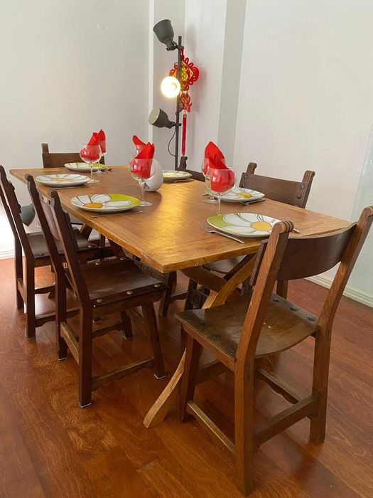 Conjunto de Sala de Jantar | Mesa em Madeira + 6 Cadeiras