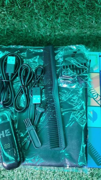 Zestaw Barberski HIENA PRO 4w1 Maszynka, Trymer, Golarka, Nose-Trymer – Nowy!