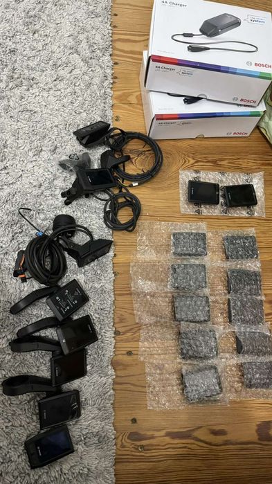 Kiox 300. З кріпленням та пультами.