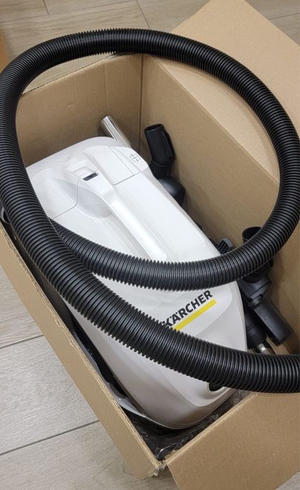 Пилосос з аквафільтром Karcher DS 6 Premium
