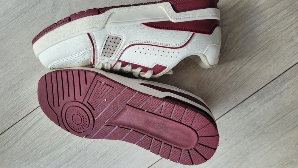 Buty sportowe damskie