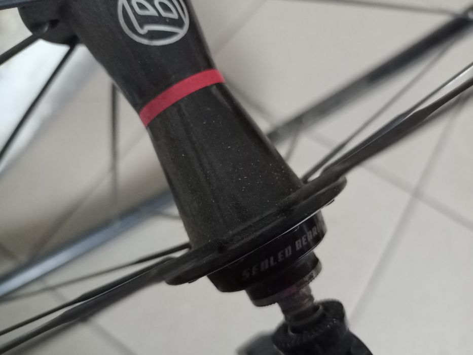 Koło szosowe przednie