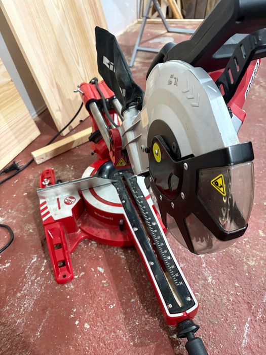 Serra de Esquadria Einell em excelente estado