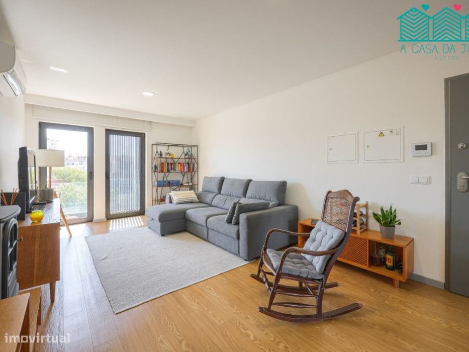 Apartamento T2 com Lugar de Garagem no Bairro do Liceu