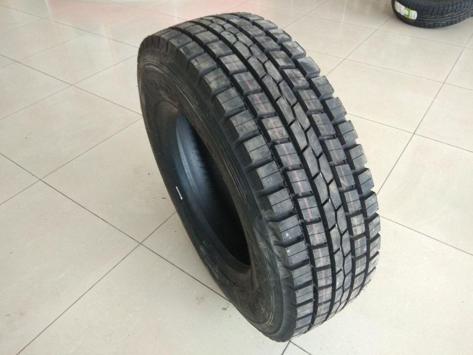 Купити шини гуму резину покришки колеса  245/70 R19,5 руль тяга причеп