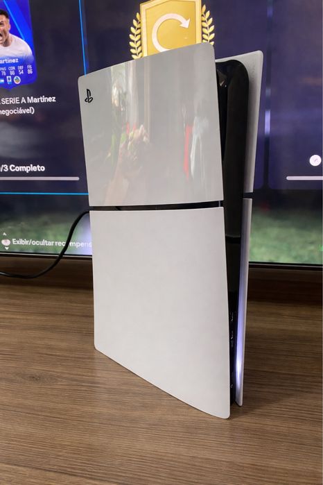 PlayStation 5 Digital Edition + Comando – Excelente estado (Porto)