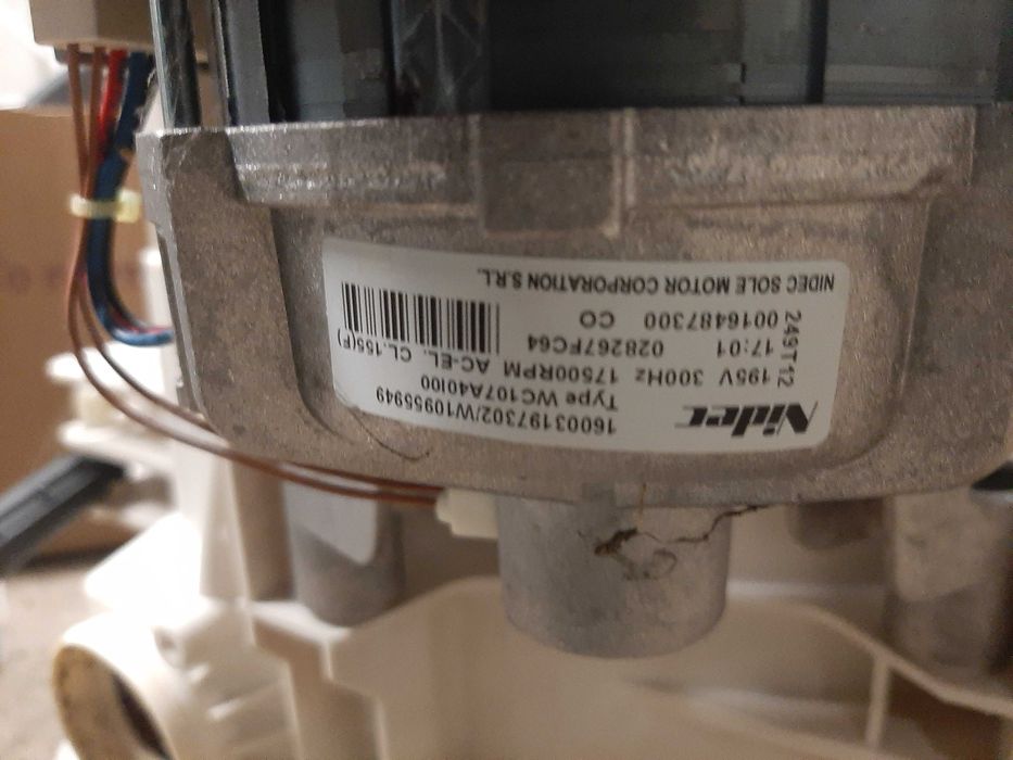 Silnik drzwi pompa krzyżak moduł elektrozawór pralka whirlpool indesit