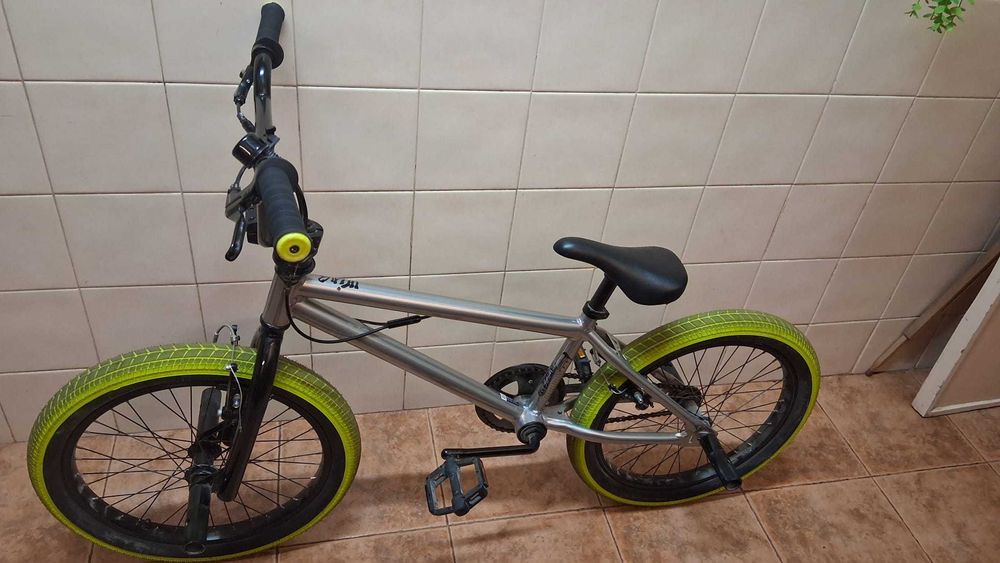 BICICLETA BMX WIPE 500 20 polegadas