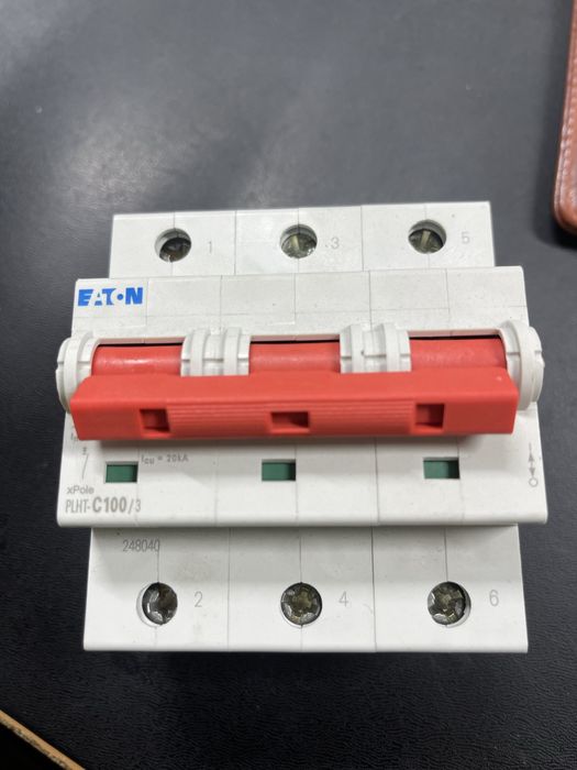 Автомат Eaton PLHT-C100/3 трифазний, 100 А, серія Moeller