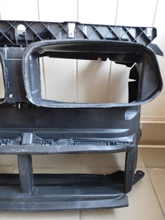 BMW X2 F39 Центральний воздуховод радіатора жалюзі 51748069176