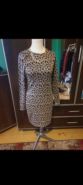 Sukienka w panterkę