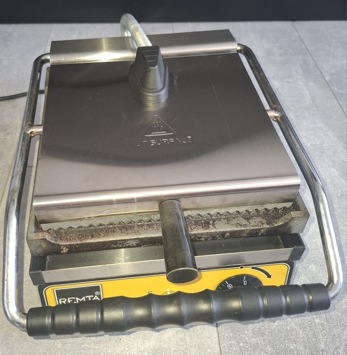 Гриль контактний REMTA R72