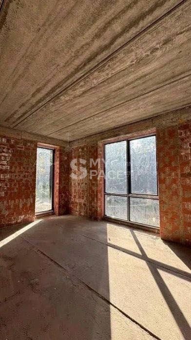 Продаж нового  будинку 350 м2, Плюти 18 соток БЕЗ % Локація - топ