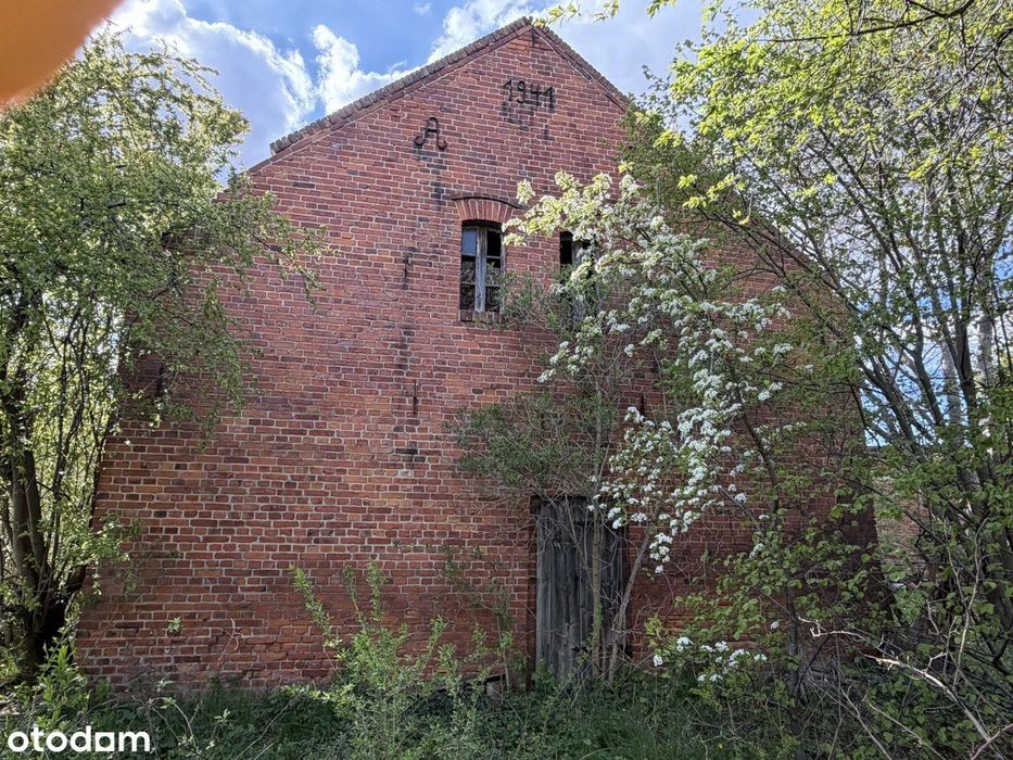 Nieruchomość z dużym budynkiem gospodarczym 324 m² i działką 2400 m²