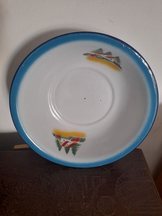 Bacia de esmalte centenária