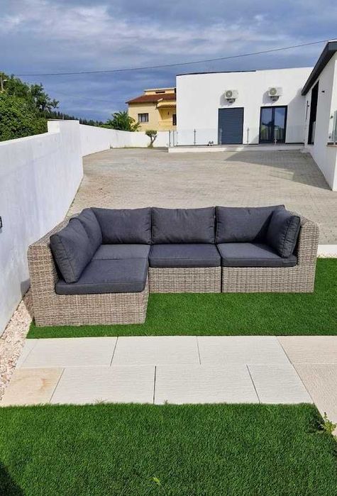 Conjunto jardim Hespéride com mesa centro rattan em muito bom estado