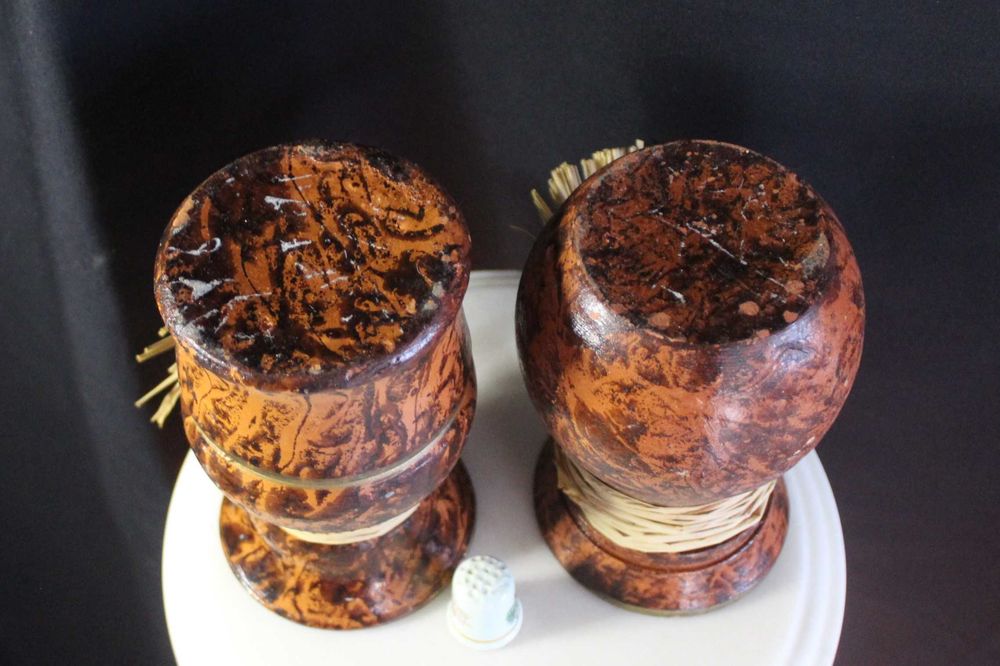Dois vasos decorativos