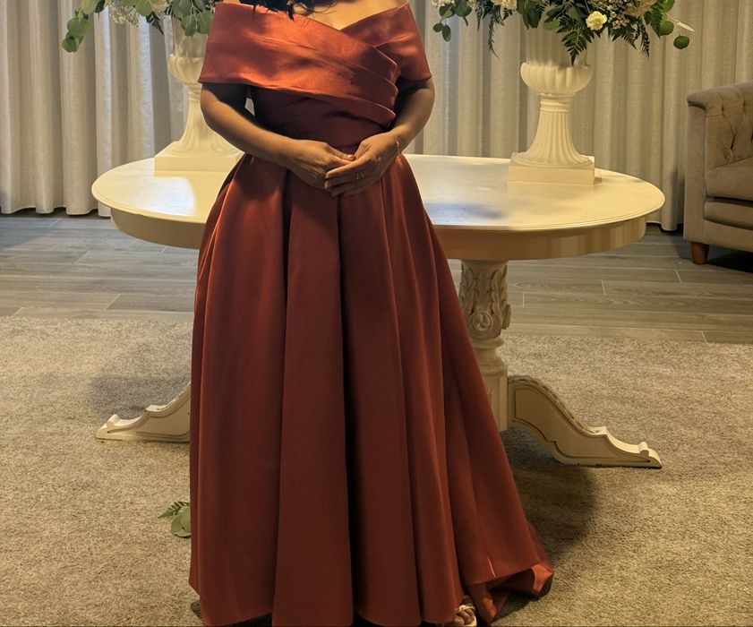 Vendo um vestido de cerimonia, usado so uma vez
