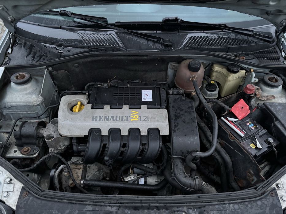 Renault Clio 1.2 16V - Ano 2005