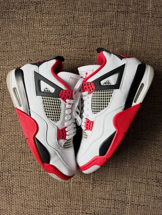 Кросівки Nike Air Jordan 4 Retro Fire Red