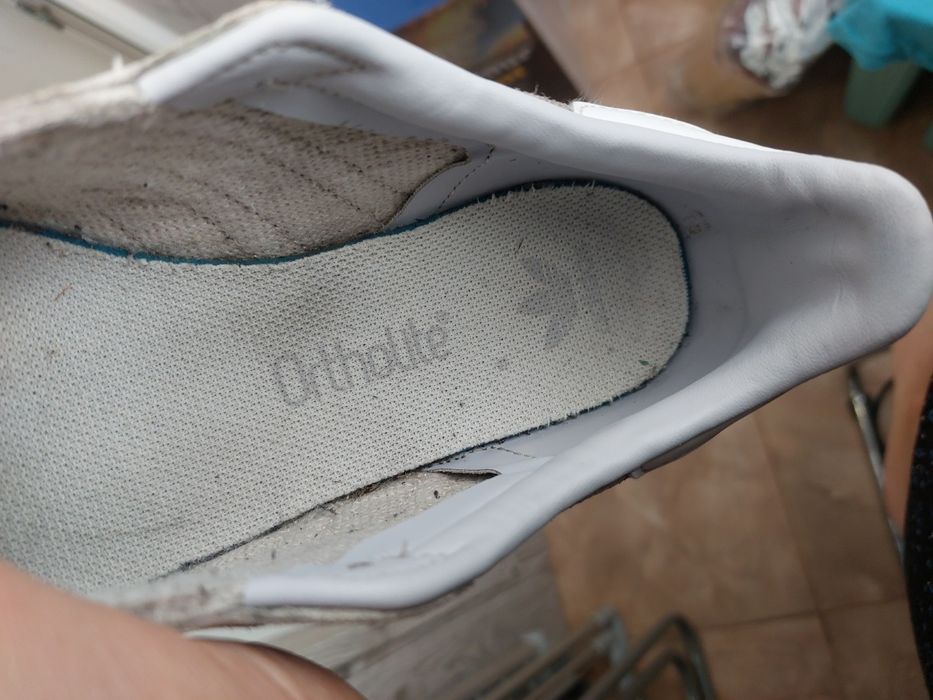 кросівки Adidas gazelle 36.5 23.5cm нюанс ззаду (фото)
замша і шкіра