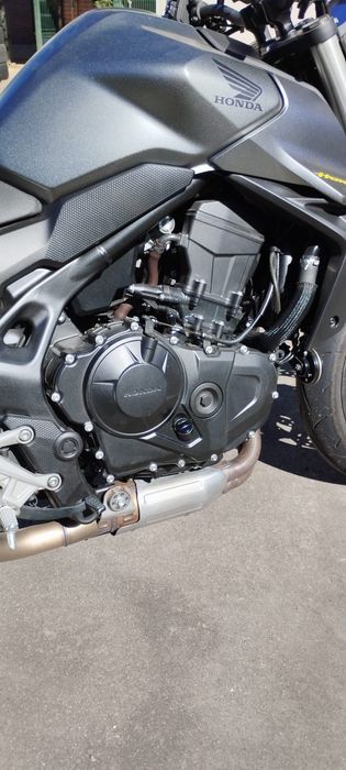 Hornet 750 com 2.300km