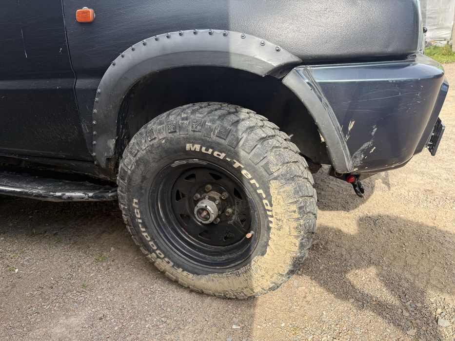 Bf goodrich 245 75 r16 mud terrain
