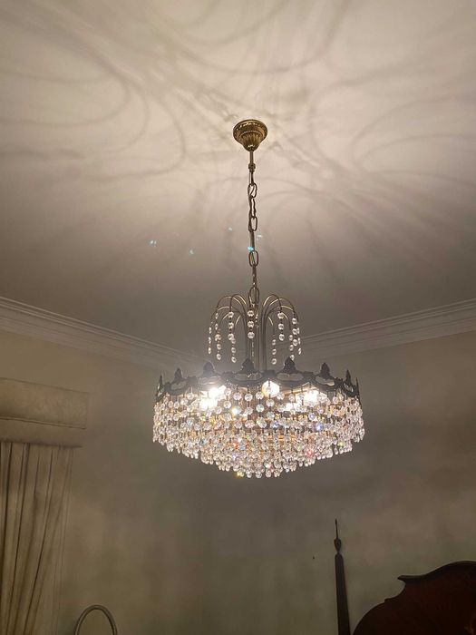 Lustre de Cristal Vintage Dourado – Elegância Clássica e Brilho Deslumbrante
