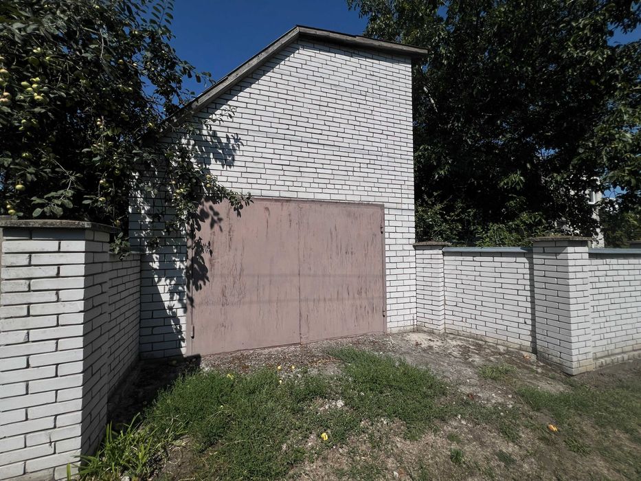 Продаж двоповерхового цегляного будинку, с.Хмельовик Є ВІДЕООГЛЯД
