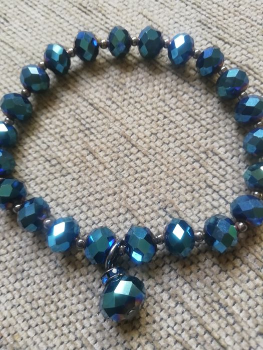 3 pulseiras diversos materiais