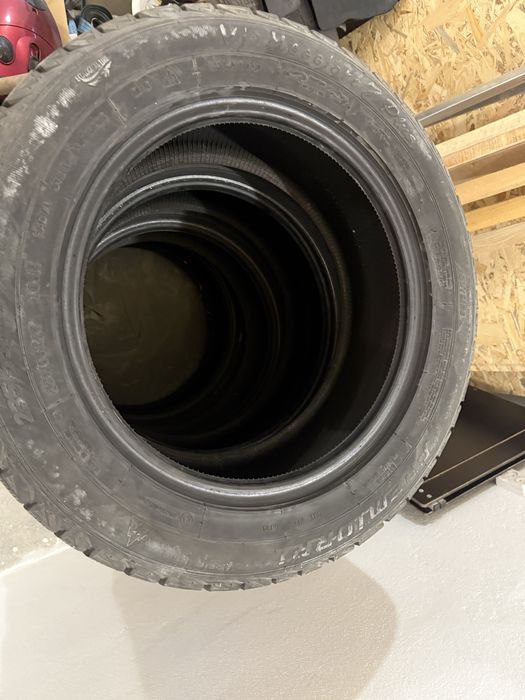 235/55R17 продам