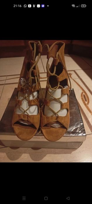 Sandały wiązane Vices