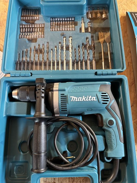 Berbequim Makita HP1631KX3 c/ 74 acessório