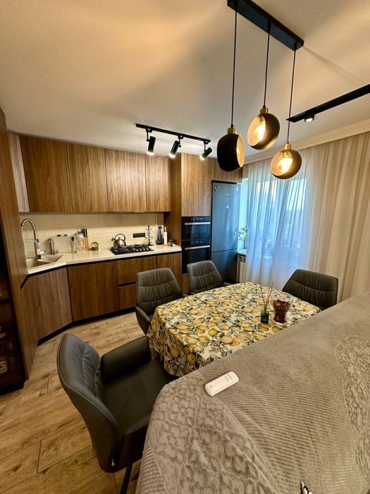 Продам 3к ЛЮКС квартиру. Кирпичный дом. Высотка. МОСТ / ПРАДА