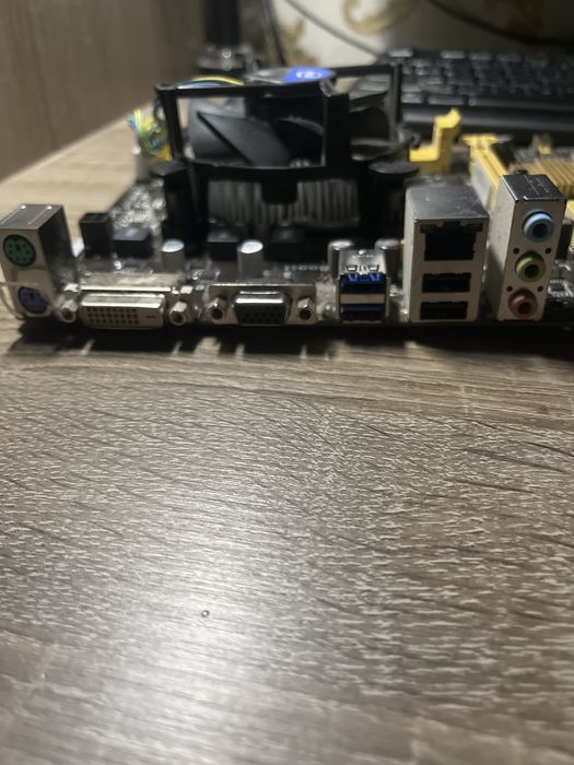 материньска плата asus