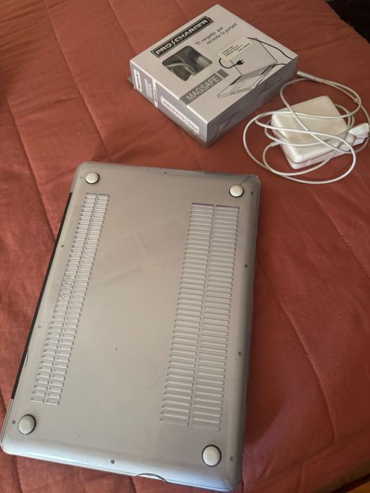 MacBook Pro 13” (Mid 2012) – i5 / 4GB RAM / 500GB  – Excelente estado