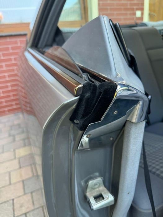 Mercedes w124  USZCZELKA WNĘKI