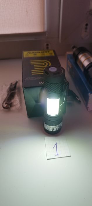 Ручні Ліхтарики Акамуляторні Smiling Shark