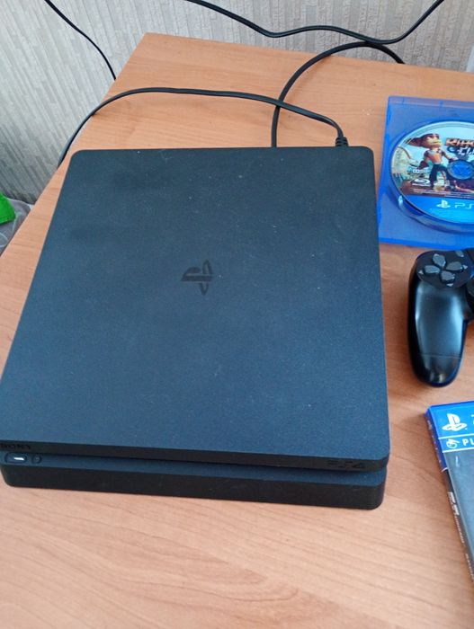 Продам плейстейшен 4 pro