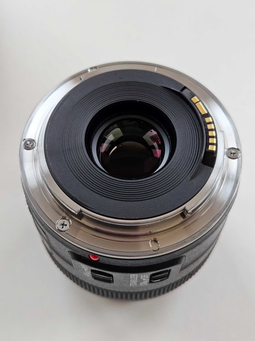 Canon EF 24mm f/2.8 IS USM