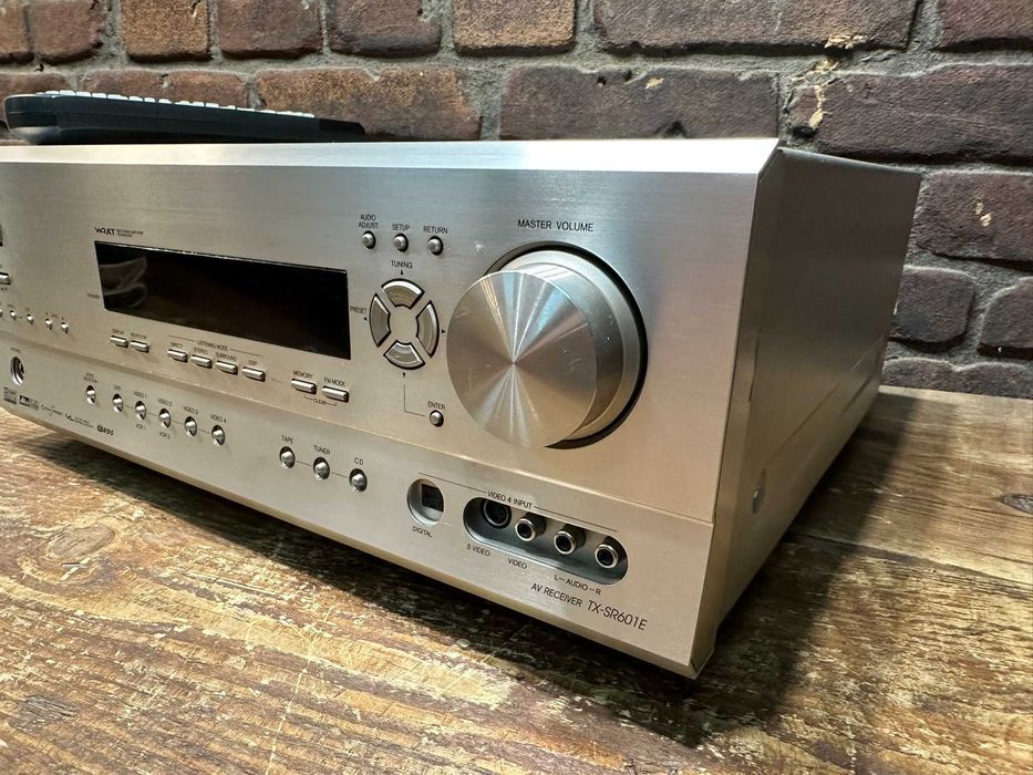 Amplituner Onkyo TX-SR 601 E z oryginalnym pilotem