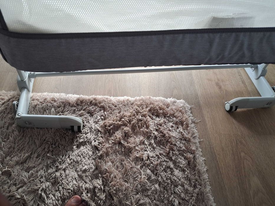 Berço para bebé do modelo next2me da Chicco