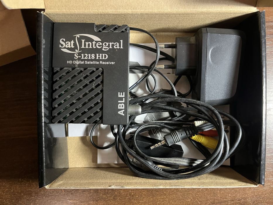 Супутниковий ресивер S-1218 HD