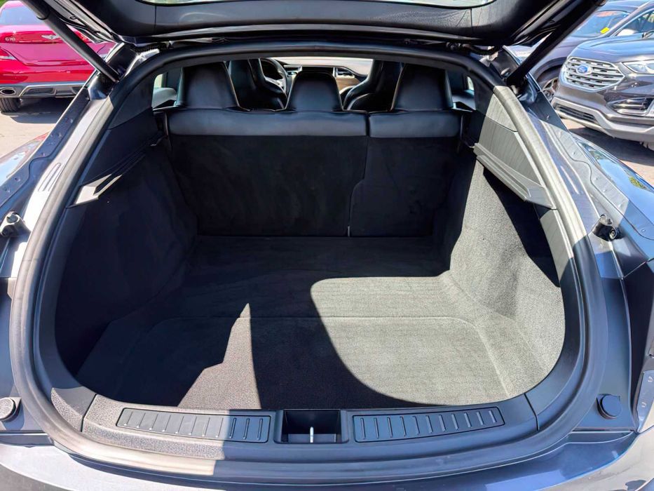 Tesla Model S      2015
