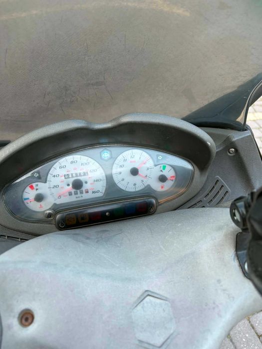 Skuter Piaggio X8
