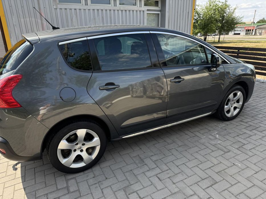 Peugeot 3008. 2012 рік