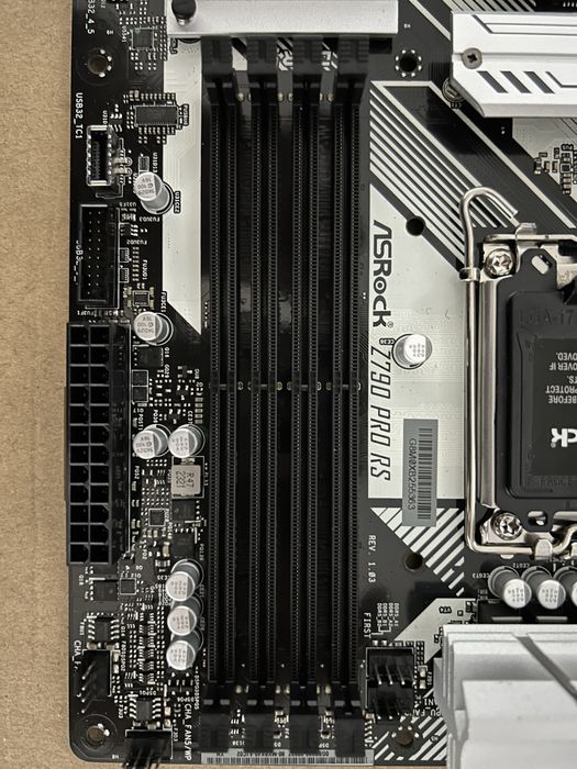 Motherboard ASRock Z790 Pro RS DDR5 ATX – Nova (Substituição RMA)