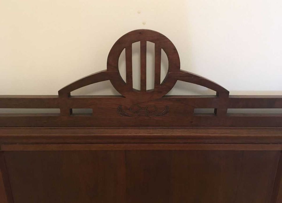 Cama antiga estilo Arte Deco